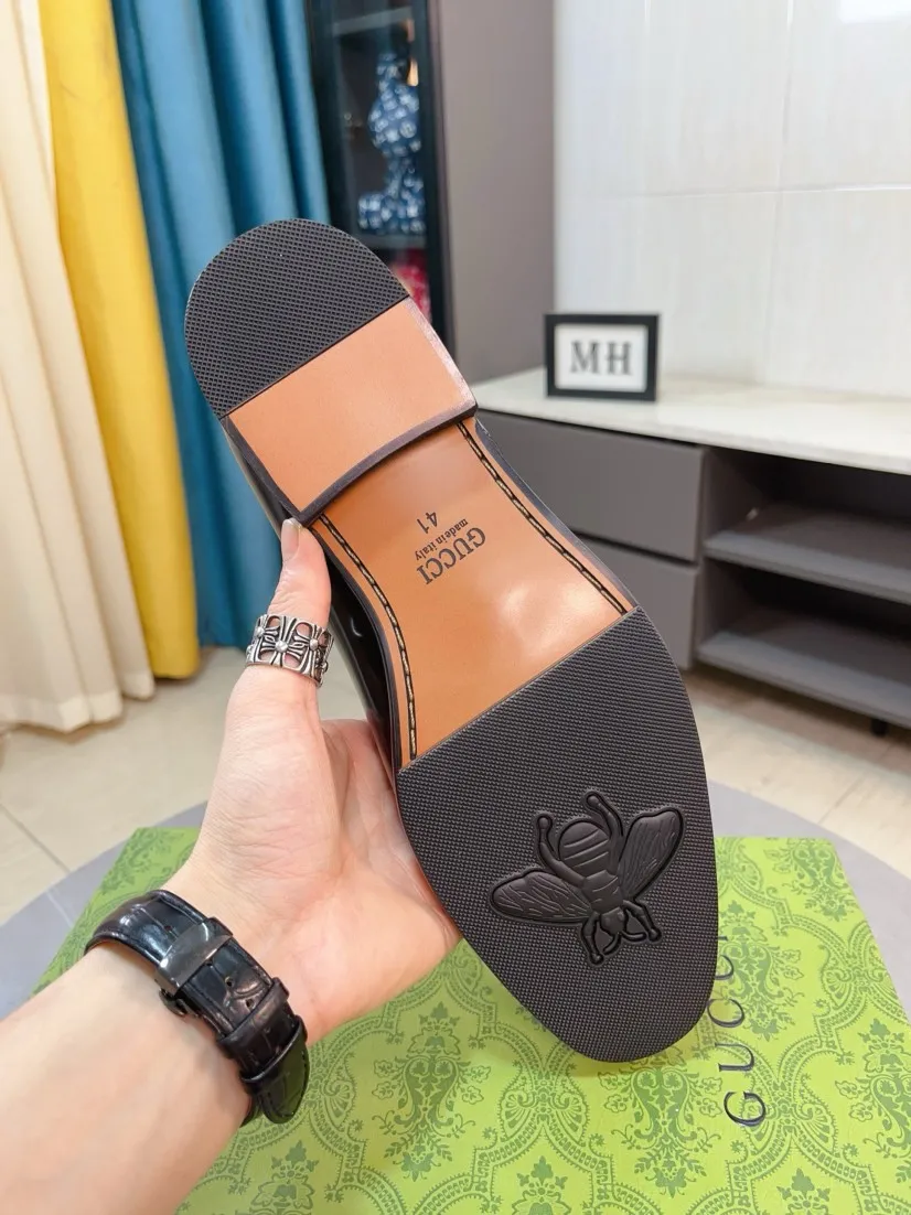 Men's Men's Shoes 💰520🌹🌹Niuli [GUCCI Gucci] A new style of formal men's leather shoes is coming~ The original quality upper is made of patent leather imported from Italy, the leather is soft and delicate, comfortable and soft first-layer cowhide lining, rubber wear-resistant outsole, the shoe shape is dignified and domineering, and the luxury charm cannot be concealed! The natural and free nouveau riche leads the trend. Code number: 38-44